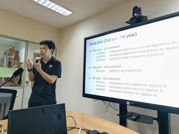 การอธิบายแผนการเรียนปี 2 และปี 3 ในโครงการ AIEP